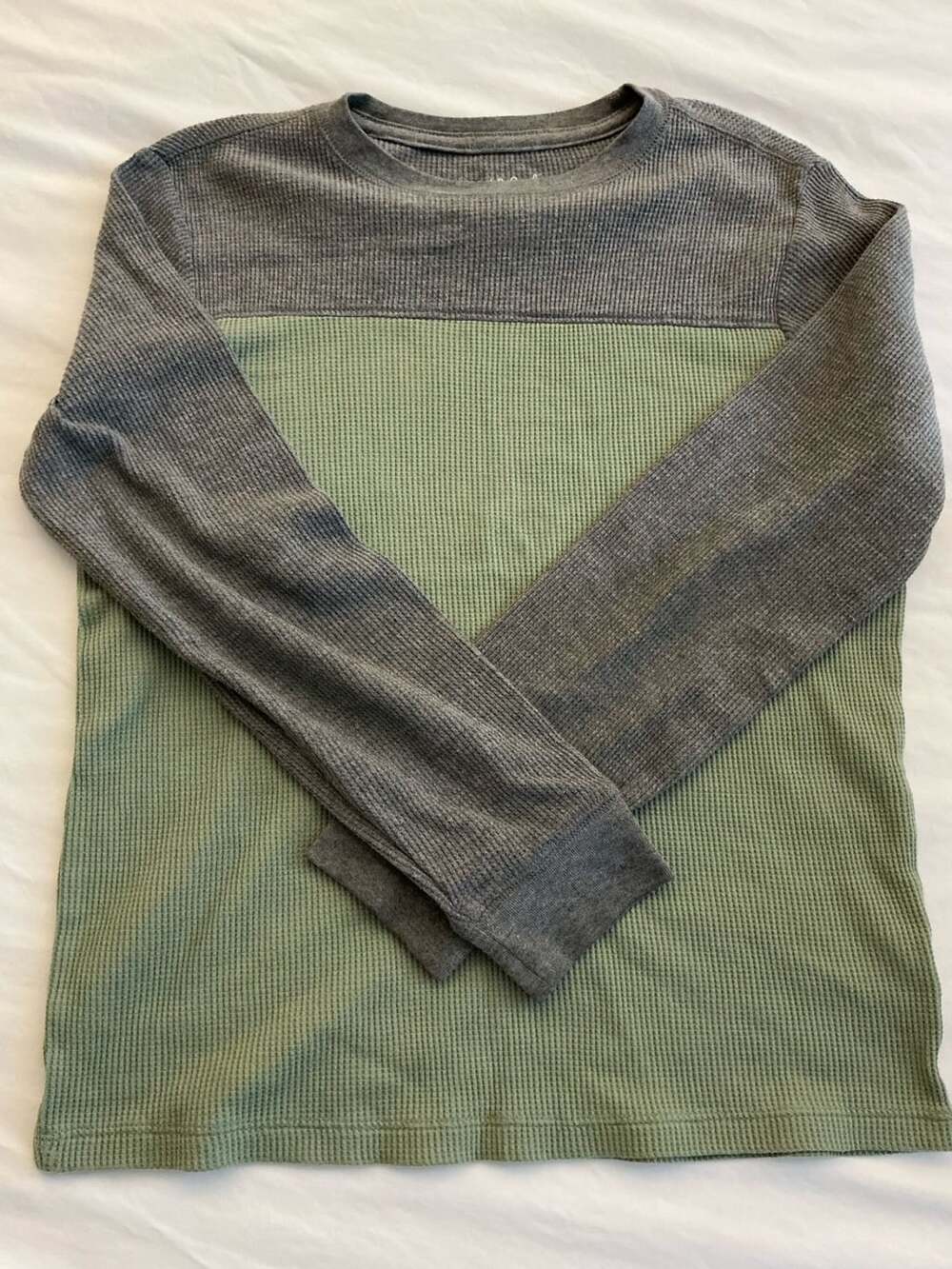 Cat & Jack Long Sleeve Waffle Shirt Size M (8/10) Gray Green